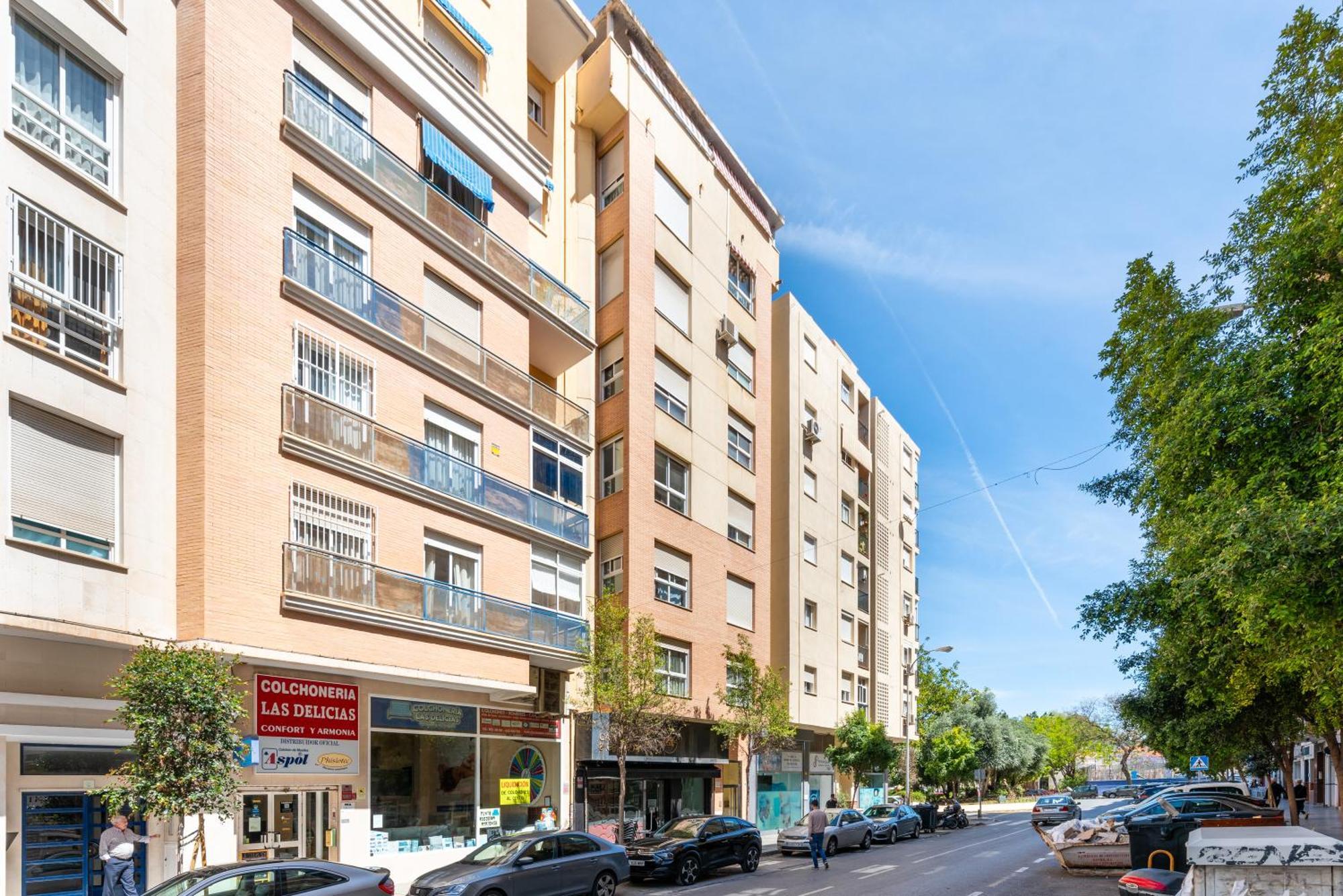Wintowinrentals Quiet Apartment, Good Location, Free Parking Малага Екстер'єр фото
